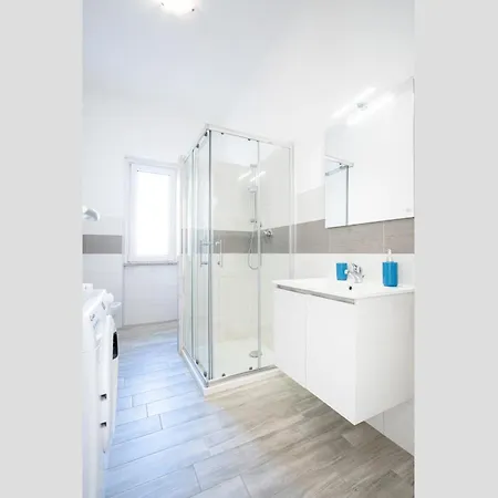 Libeccio A 300m Dalla *