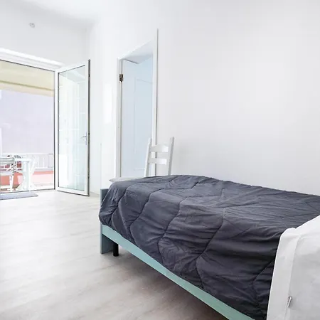 Apartment Libeccio A 300m Dalla *